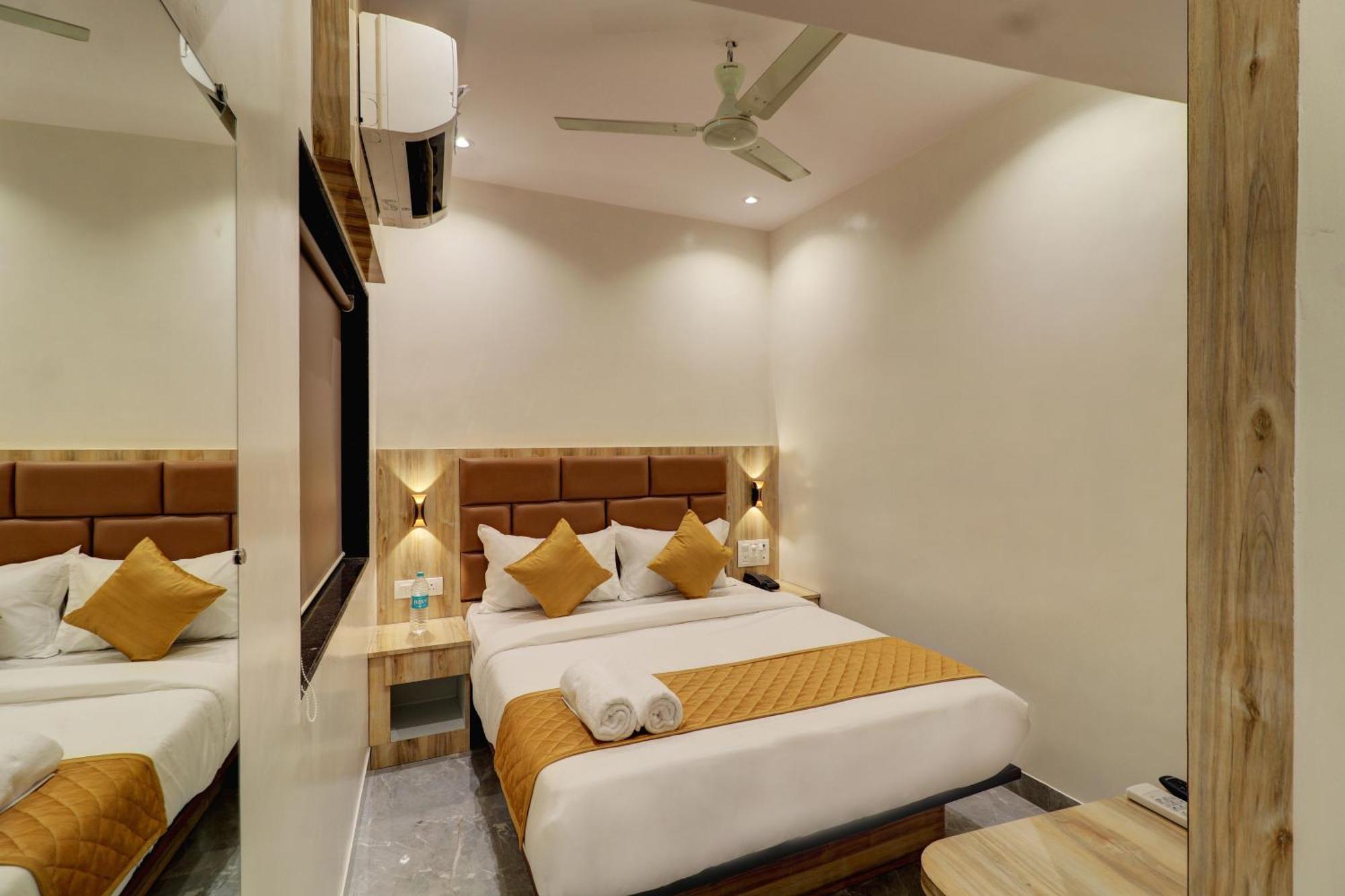 Hotel Enigma Inn Мумбаи Экстерьер фото